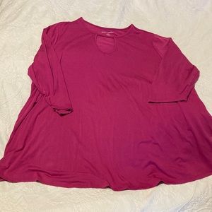 Tunic type shirt. 3/4 length sleeves.